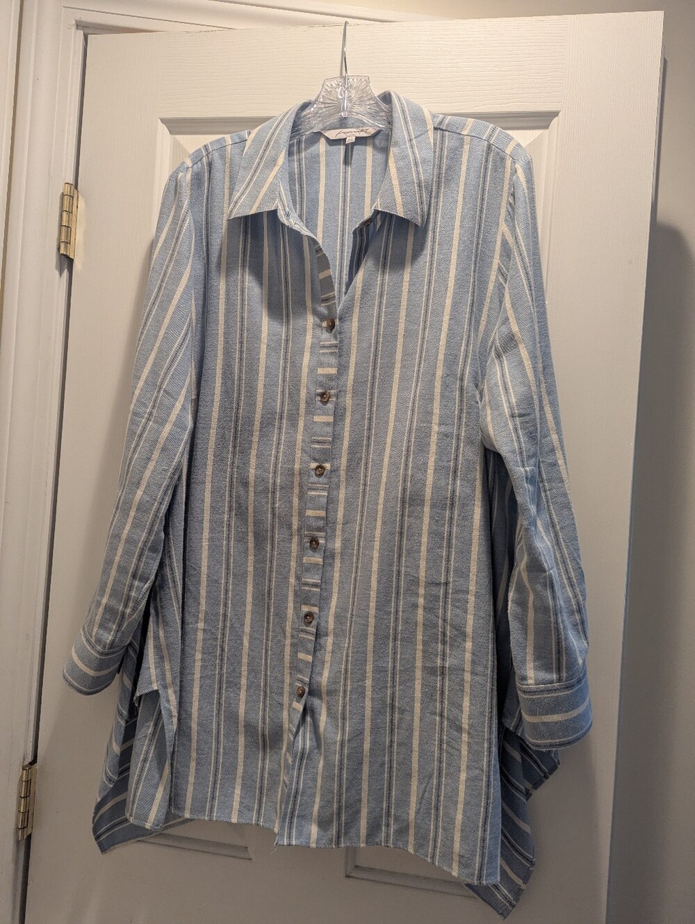 Foxcroft Blue Stripe With Horizontal Stripe On Low Back Cotton Shirt Sz 16W - Picture 2 of 13